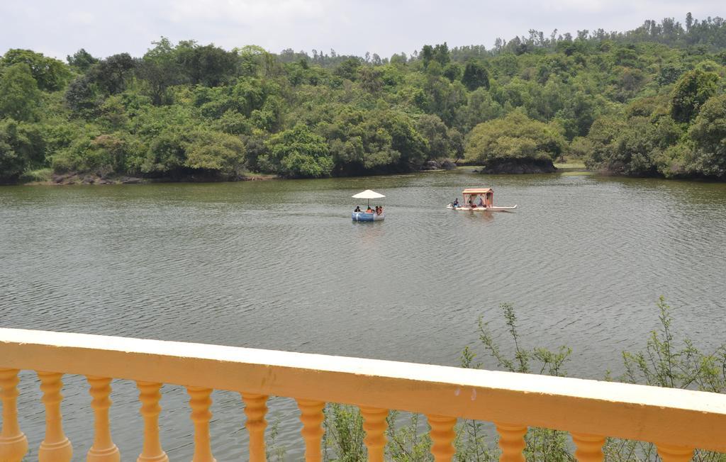 فندق Goaفي  Mayem Lakeview المظهر الخارجي الصورة